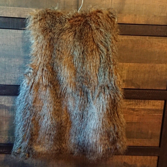 Fur vest by Divided (H&M) - Picture 2 of 3